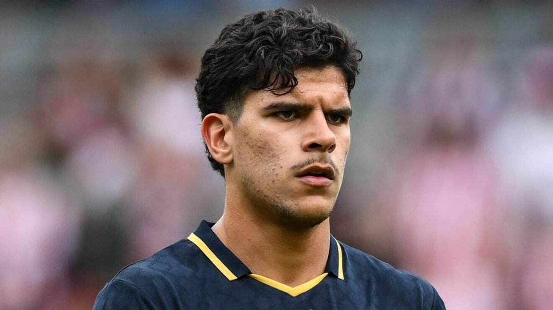 Mateus Fernandes được cho là có phong cách và tư duy chơi bóng gần với Casemiro hơn. Ảnh: Manchester Evening News.