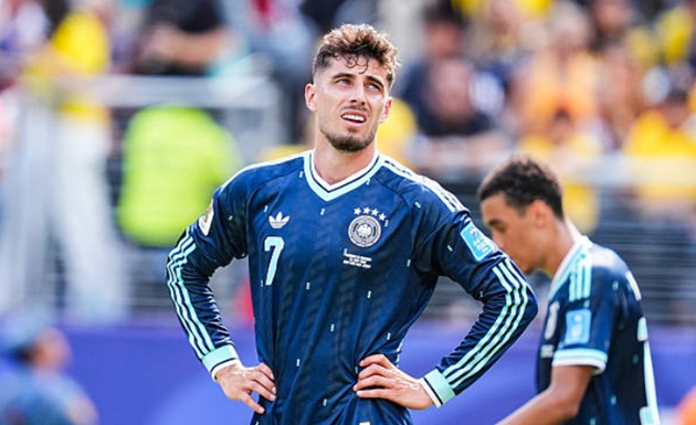 Kai Havertz (5/10): Một giờ thi đấu đáng quên của Havertz trên hàng công. Anh hoàn toàn bị chia cắt và thất bại trong nhiệm vụ làm tường cũng như kiến tạo cơ hội cho các đồng đội (Ảnh: Getty Images).

Florian Wirtz (7/10): Ngôi sao của Liverpool có đường kiến tạo dọn cỗ cho Sane ghi bàn và tạo ra một vài cơ hội nguy hiểm. Dù vậy, anh vẫn có một vài khoảnh khắc xử lý bóng hơi thiếu tập trung (Ảnh: Getty Images).