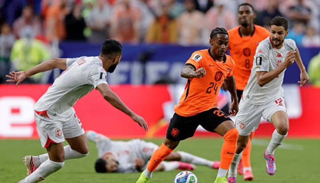 Hà Lan áp đảo thế trận trước Tunisia. (Ảnh: Getty Images)