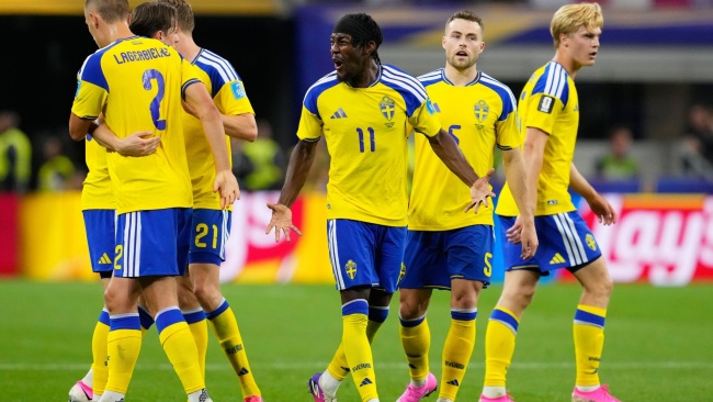 Elanga tỏa sáng với bàn thắng đẳng cấp. Ảnh: Sky Sports.