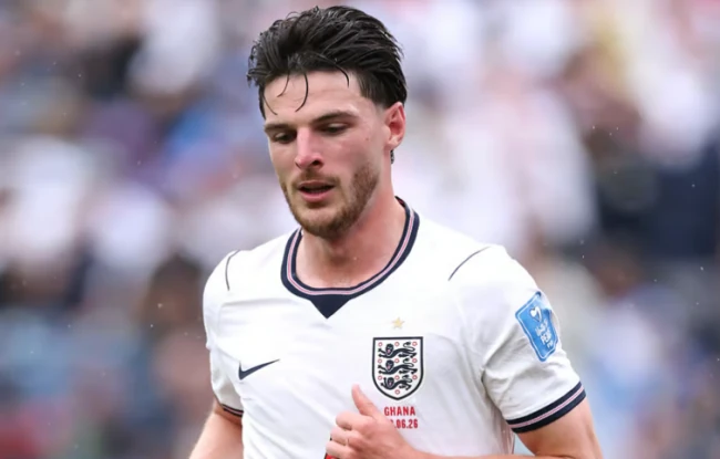 Ảnh bài viết Eberechi Eze đập tan lo ngại về chấn thương của Declan Rice