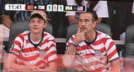 Một gương mặt khác cũng được bắt gặp trên màn hình là nam diễn viên Colin Farrell. Ảnh: Yahoo Sports.