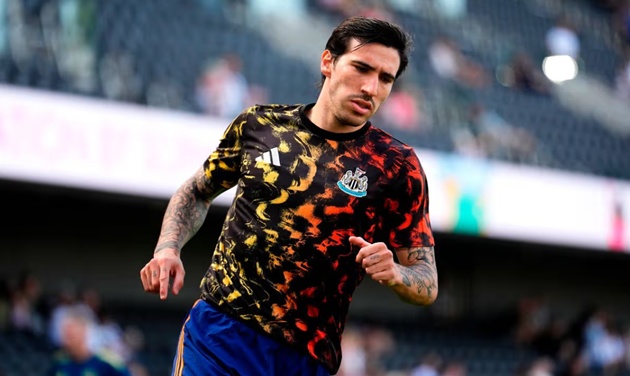Tonali là 1 tiền vệ trung tâm đáng chú ý vào hè này. (Ảnh: Football London)
