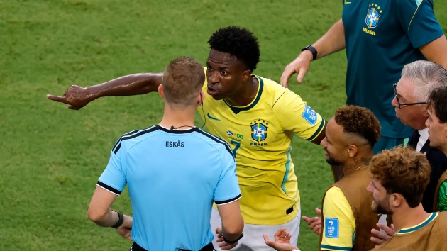 Ảnh bài viết Brazil gửi đơn kiện trọng tài lên FIFA, lấy bàn thắng của Messi làm bằng chứng