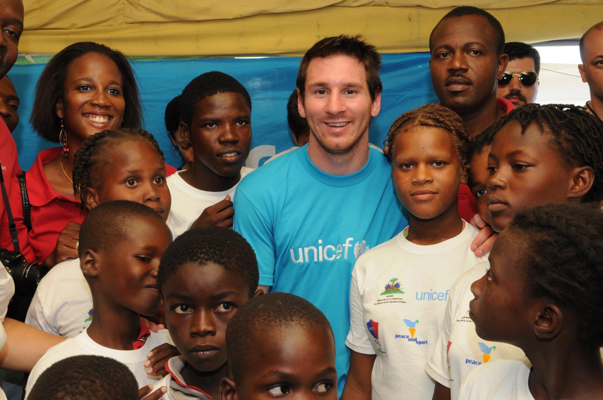 Im lặng nhưng hành động mạnh hơn mọi lời nói. Ảnh: UNICEF.