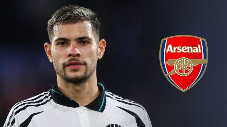 Bruno Guimaraes được cho là nằm trong tầm ngắm của Arsenal. Ảnh: Football365.