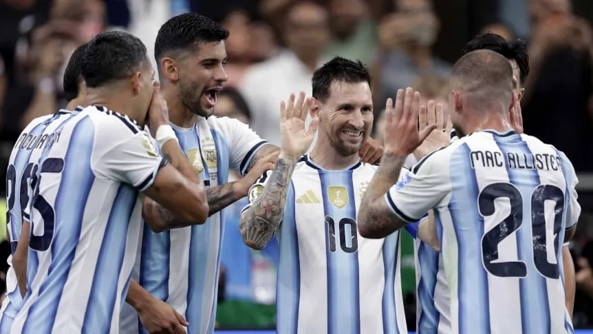 Argentina rộng cửa vào vòng 16 đội. Ảnh: TyC Sports.