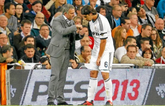Mourinho chính là người ra sức thuyết phục Khedira đến Real trong nhiệm kỳ đầu tiên của ông tại đây. Ảnh: ANGEL RIVERO.