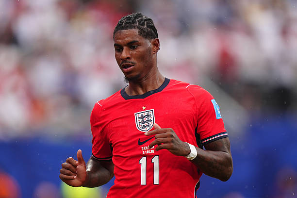 Marcus Rashford (7.2): Trong một giờ thi đấu đầu tiên, Rashford là cầu thủ mang lại cảm giác ghi bàn rõ rệt nhất với những pha đi bóng trực diện đầy tốc độ. Tuy nhiên, các đường chuyền quyết định vào vòng cấm của anh lại thiếu đi sự hoàn hảo cần thiết: Ảnh: Getty Images