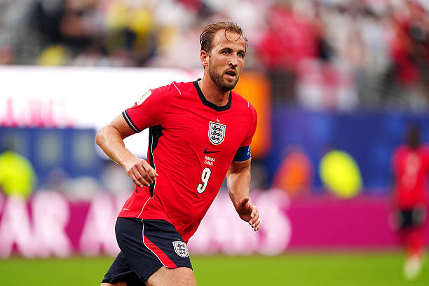 Harry Kane (7.7): Sau hiệp một im hơi lặng tiếng do thiếu bóng, Kane bắt đầu bùng nổ hơn trong hiệp hai. Sau khi buộc thủ môn Mosquera phải trổ tài cứu thua, anh đã ghi tên mình lên bảng tỷ số bằng một pha đánh đầu đẳng cấp: Ảnh: Getty Images

Chấm điểm tuyển Anh. Ảnh: Bongda.com.vn