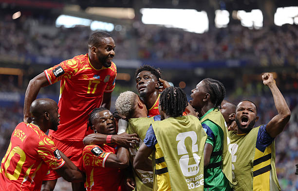 Ảnh bài viết Hạ Uzbekistan 3-1, CHDC Congo gieo sầu cho Hàn Quốc và giành vé đi tiếp ở World Cup