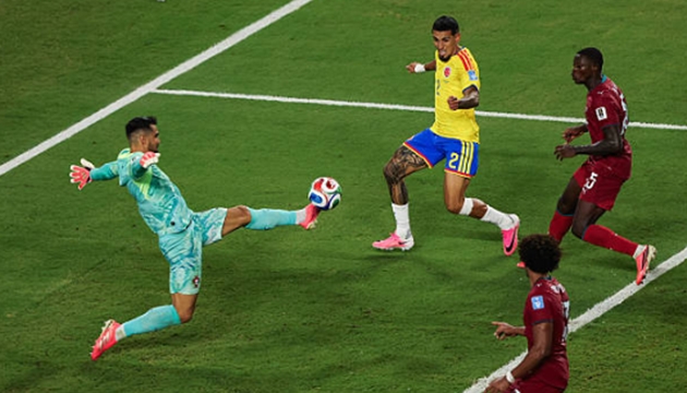 Diogo Costa khước từ mọi nỗ lực của hàng công Colombia. (Ảnh: Getty Images)