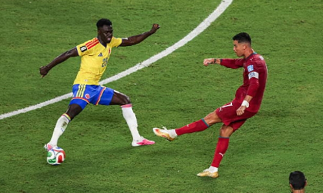Cristiano Ronaldo (6.6 điểm): Thể hiện rõ gánh nặng tuổi tác trước hàng thủ lùi sâu, chặt chẽ của đối phương. Bỏ lỡ một vài cơ hội ngon ăn và không tạo được nhiều tầm ảnh hưởng. (Ảnh: Getty Images)