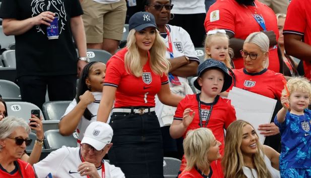 Megan Davison nổi bật giữa đám đông. Ảnh: Getty Images.