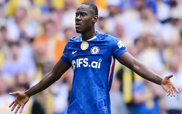 Chelsea từ chối lời đề nghị mua Chalobah của Como. (Ảnh: Sky Sports)