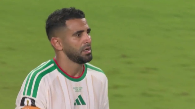 Ảnh bài viết Lý do fan nghi ngờ Algeria cố tình để Áo gỡ hòa ở phút 90+6