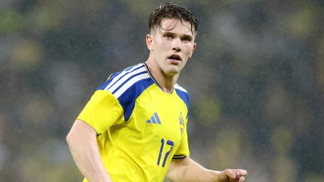 Ảnh bài viết Bác tin đồn bị đem đổi Alvarez, Gyokeres cam kết tương lai với Arsenal