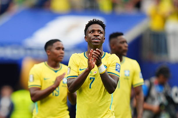 Vinicius Junior (7.4): Im tiếng trong hiệp một trước hàng thủ lùi sâu của Nhật Bản, nhưng anh bùng nổ sau bàn gỡ hòa. Vini kém may mắn khi cú solo đẳng cấp từ giữa sân bị thủ môn Zion Suzuki đẩy bóng trúng cột dọc. Ảnh: Getty Images.

Matheus Cunha (6.5): Thi đấu năng nổ trong hiệp một với các cú sút xa trước khi lùi sâu nhường chỗ cho Endrick. Tầm ảnh hưởng của tiền đạo thuộc biên chế Manchester United giảm sút đáng kể và bị thay ra ở phút 66. Ảnh: Getty Images.

Gabriel Martinelli (7): Được tung vào sân thay Cunha ở giữa hiệp hai và sắm vai người hùng với bàn thắng quyết định nâng tỷ số lên 2-1 chỉ vài giây trước khi trận đấu khép lại. Ảnh: Getty Images.

Chấm điểm các cầu thủ Brazil. Ảnh: Bongda.com.vn.
