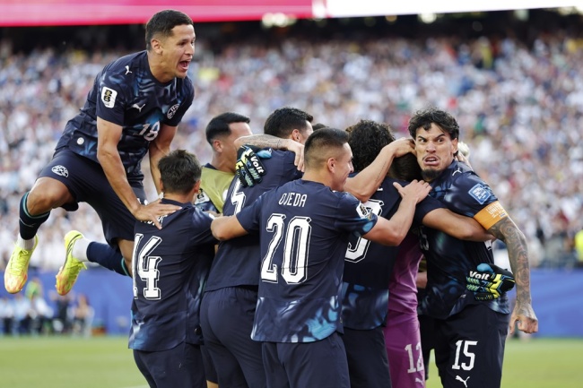 Paraguay đánh bại Đức ở loạt sút luân lưu. Ảnh: Sky Sports.
