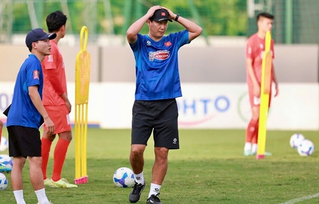 Ảnh bài viết HLV Kim Sang-sik thận trọng trước biến động của các đối thủ AFF Cup