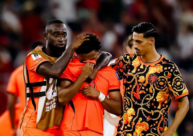 Hà Lan rời giải ngay vòng knock-out đầu tiên. Ảnh: Getty.