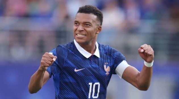 Ảnh bài viết Gary Neville: Mbappe đang chạm tay vào sự vĩ đại