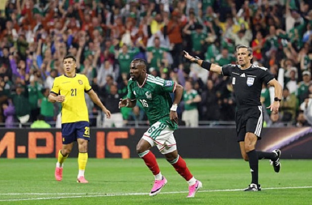 Ảnh bài viết Mexico 1-0 Ecuador: Quinones nã đại bác thành bàn