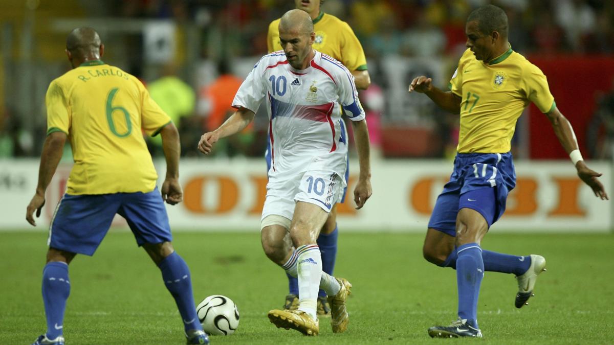 Ảnh bài viết Ngày này năm xưa: Làm thế nào lão tướng Zidane khắc chế cả hàng tiền vệ Brazil?