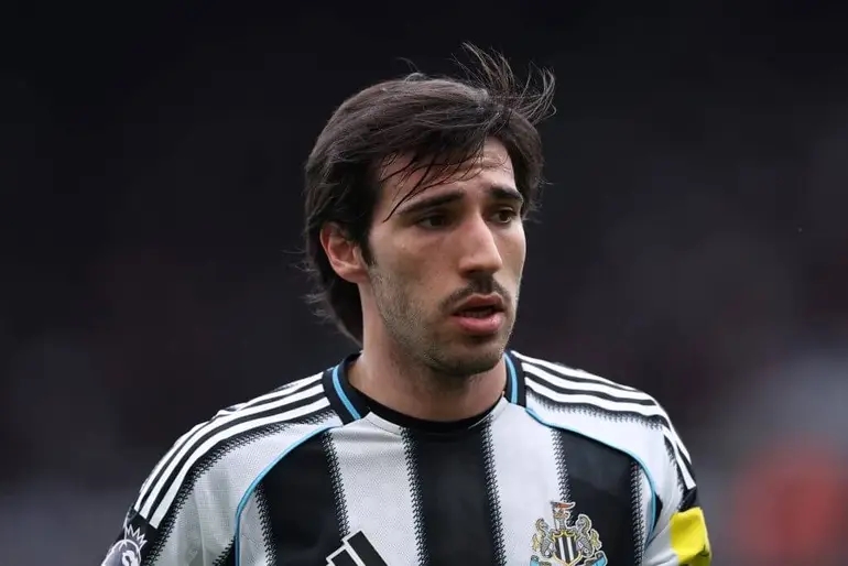 Sandro Tonali sắp hoàn tất thương vụ chuyển nhượng đến Tottenham. Ảnh: Getty Images.