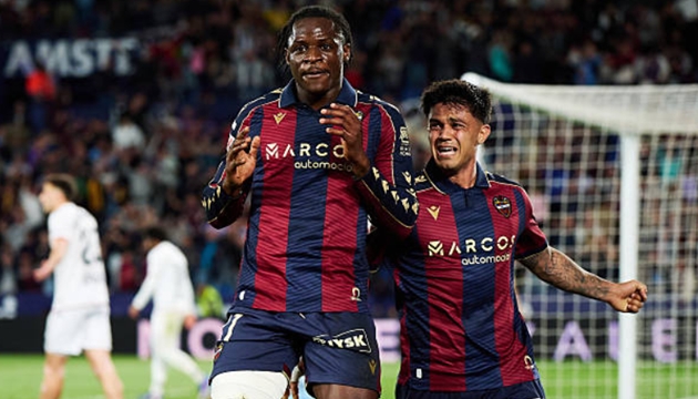 Ảnh bài viết Điều khoản 20 triệu euro mở đường cho Etta Eyong tới Man Utd