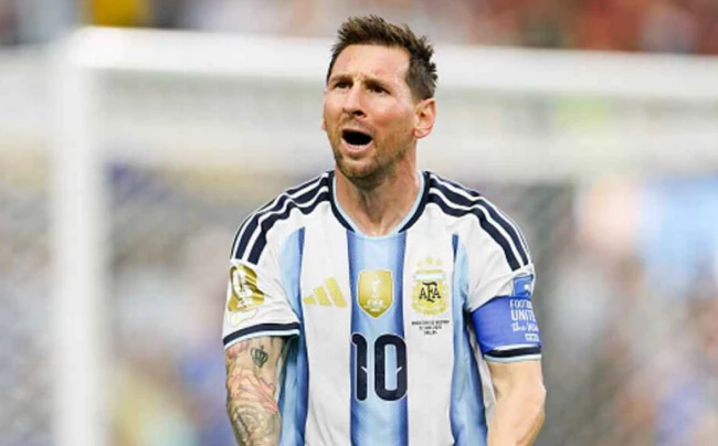 Carlos Tevez coi Messi là biểu tượng bất tử của bóng đá Argentina