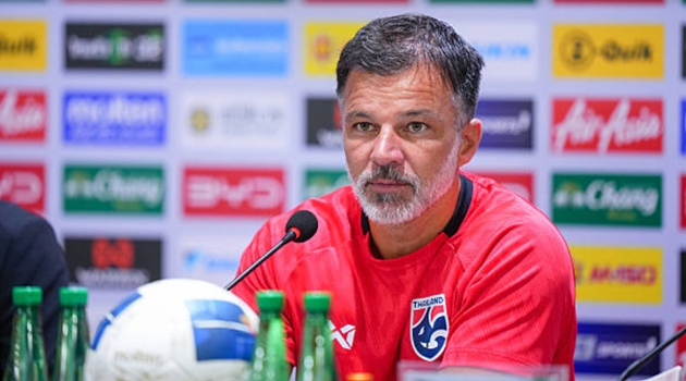 HLV Anthony Hudson lo lắng cho tình hình nhân sự tuyển Thái Lan. (Ảnh: Getty Images)