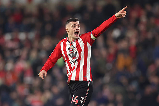 Ảnh bài viết Kế hoạch tái hợp Xhaka của Xabi Alonso đã phá sản