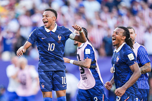 Ảnh bài viết Nước cờ của Deschamps giúp Pháp khuất phục Paraguay
