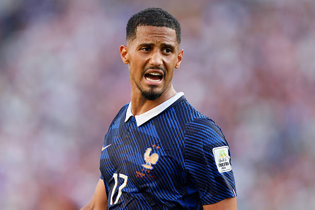 William Saliba (7.6): Một buổi tối thi đấu dễ dàng của hậu vệ thuộc biên chế Arsenal. Tốc độ tuyệt vời giúp anh luôn chủ động trong các pha tranh chấp và không bao giờ rơi vào tình trạng bị động. Ảnh: Getty Images

Adrien Rabiot (7.4): Tiền vệ này đã nỗ lực hết mình và không ngại va chạm để kiểm soát khu trung tuyến, dù đôi khi tầm ảnh hưởng thực tế của anh lên lối chơi vẫn gây ra những ý kiến trái chiều. Ảnh: Getty Images

Manu Kone (6.9): Dù phải nhận thẻ vàng sau một pha phạm lỗi thô bạo, Kone vẫn là một trong những điểm sáng của Pháp. Anh suýt chút nữa đã ghi bàn nếu cú sút xa hiểm hóc không bị thủ môn Orlando Gill cản phá xuất sắc. Ảnh: Getty Images

Michael Olise (6.8): Một màn trình diễn mờ nhạt của ngôi sao Bayern Munich khi anh chỉ tạo ra được duy nhất một cơ hội đáng chú ý vào những phút bù giờ của trận đấu. Ảnh: Getty Images

Bradley Barcola (6.3): Dù sở hữu một vài khoảnh khắc nỗ lực bên hành lang cánh, tiền vệ của PSG nhìn chung thi đấu khá im hơi lặng tiếng và sớm bị thay ra bởi Desire Doue sau phút 60. Ảnh: Getty Images

Ousmane Dembele (6.9): Dembele có một vài đường chuyền xuyên phá khá tốt, nhưng nhìn chung ngôi sao tấn công này vẫn chưa thể hiện được phong độ bùng nổ vốn có của mình. Ảnh: Getty Images

Kylian Mbappe (7.7): Một trận đấu tương đối lặng lẽ so với tiêu chuẩn cực cao của anh, cho đến khi Mbappe lạnh lùng phá vỡ thế bế tắc trên chấm phạt đền. Bàn thắng này giúp anh san bằng kỷ lục của Lionel Messi với 7 pha lập công trong cuộc đua giành Chiếc giày vàng. Ảnh: Getty Images

Chấm điểm đội tuyển Pháp. Ảnh: Bongda.com.vn.
