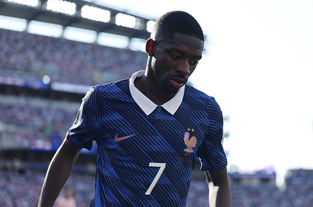 Ousmane Dembele (6.9): Dembele có một vài đường chuyền xuyên phá khá tốt, nhưng nhìn chung ngôi sao tấn công này vẫn chưa thể hiện được phong độ bùng nổ vốn có của mình. Ảnh: Getty Images

Kylian Mbappe (7.7): Một trận đấu tương đối lặng lẽ so với tiêu chuẩn cực cao của anh, cho đến khi Mbappe lạnh lùng phá vỡ thế bế tắc trên chấm phạt đền. Bàn thắng này giúp anh san bằng kỷ lục của Lionel Messi với 7 pha lập công trong cuộc đua giành Chiếc giày vàng. Ảnh: Getty Images

Chấm điểm đội tuyển Pháp. Ảnh: Bongda.com.vn.