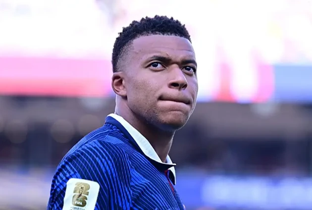 Mbappe được khen ngợi vì hành động ấm áp trước trận đấu với Paraguay. Ảnh: Getty Images