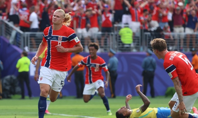 Haaland lập cú đúp bàn thắng cho Na Uy. Ảnh: Sky Sports.