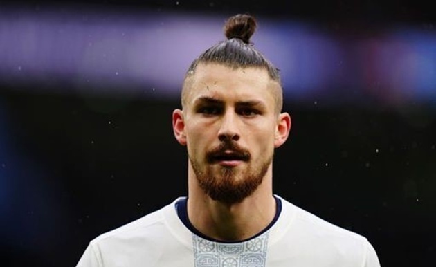 Dragusin sắp gia nhập Fiorentina. (Ảnh: Sky Sports)