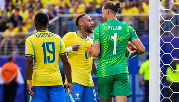 Neymar đã rất nỗ lực, nhưng Brazil thiếu nhiều yếu tố để đi đến trận đấu cuối cùng. (Ảnh: Getty Images)