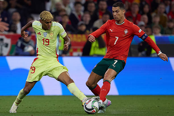 Tổng cộng, Ronaldo có 7 lần cùng Bồ Đào Nha đối đầu Tây Ban Nha ở các giải đấu chính thức và 3 lần ở các trận giao hữu. Ảnh: Getty Images.