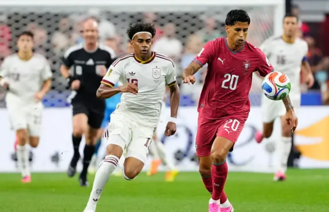 Joao Cancelo - 6.0 điểm: Cancelo duy trì lối chơi dâng cao hỗ trợ tấn công như thường lệ và suýt chút nữa đã tạo nên bất ngờ từ một cú sút xa đầy uy lực trong hiệp một. Ảnh: Getty Images.