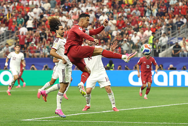 Ảnh bài viết Hạ Bồ Đào Nha, Cucurella nêu cảm nghĩ về Ronaldo