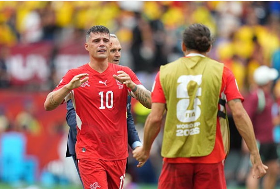 Những giọt nước mắt hạnh phúc của Xhaka sau khi cùng Thụy Sĩ lọt vào tứ kết. Ảnh: Getty Images.