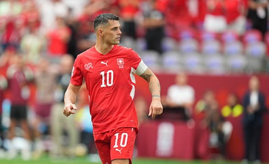 Kinh nghiệm và bản lĩnh của Xhaka là yếu tố quan trọng giúp Thụy Sĩ giành chiến thắng. Ảnh: Getty Images.