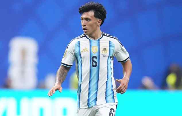 Ảnh bài viết Lisandro Martinez chật vật trong ngày Argentina thắng ngược Ai Cập