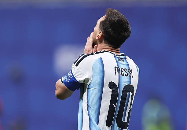 Messi là nhân vật chính trong màn ngược dòng của Argentina.