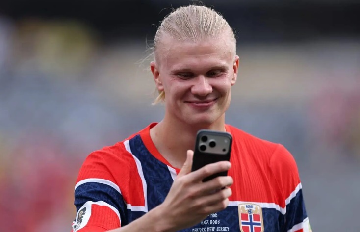Haaland mang đến World Cup một hình ảnh vừa cá tính nhưng cũng không kém phần thân thiện. Ảnh: Getty Images.