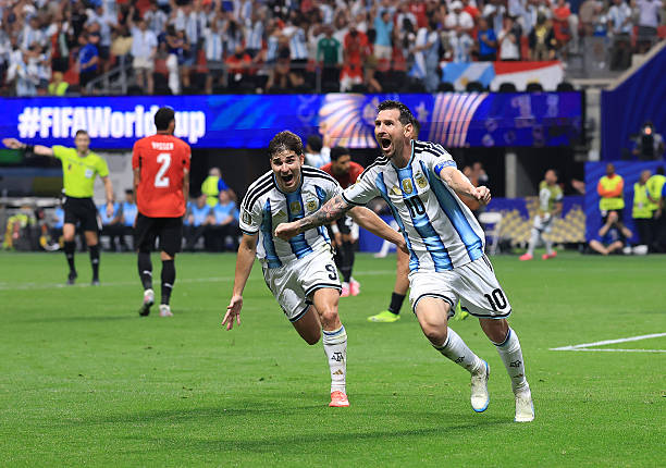 Tuyển Argentina với Lionel Messi sẽ thi đấu vào khung thời gian đẹp với người hâm mộ Việt Nam, 8 giờ sáng ngày chủ nhật, 12/7. Ảnh: Getty Images.