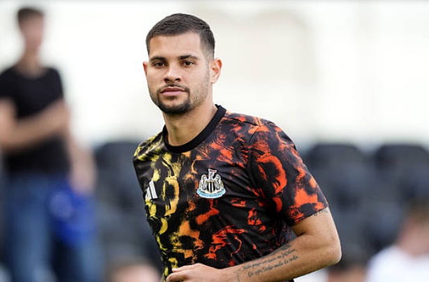 Viễn cảnh để mất cả 3 trụ cột trong 1 mùa hè đang hiển hiện trước mắt Newcastle. Ảnh: Getty Images.